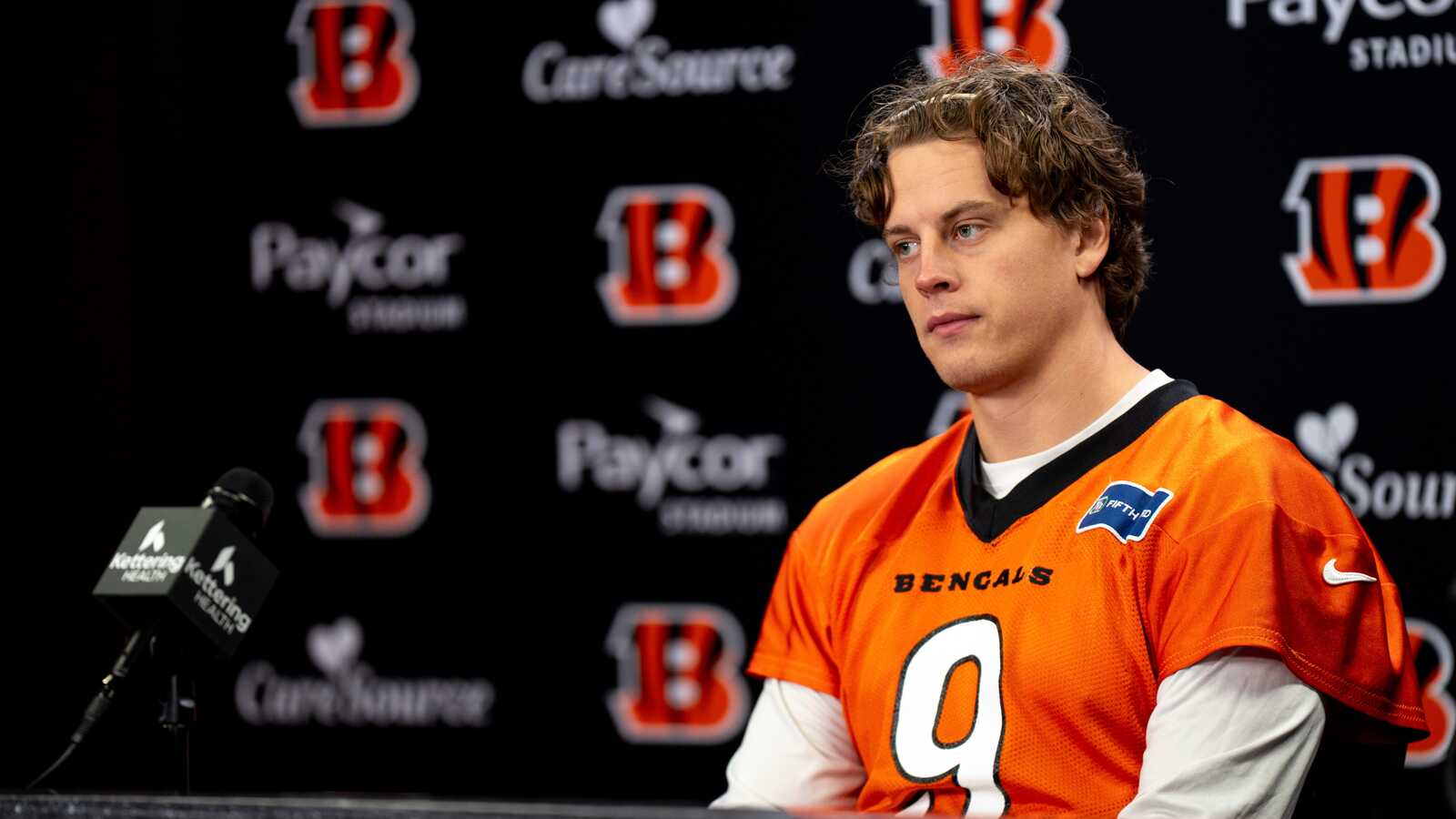https://www.yardbarker.com/media/1/9/198be1996b5aa23928c5716039e6f3ca2a6f680d/thumb_16x9/cincinnati-bengals-quarterback-joe-burrow-speaks.jpg
