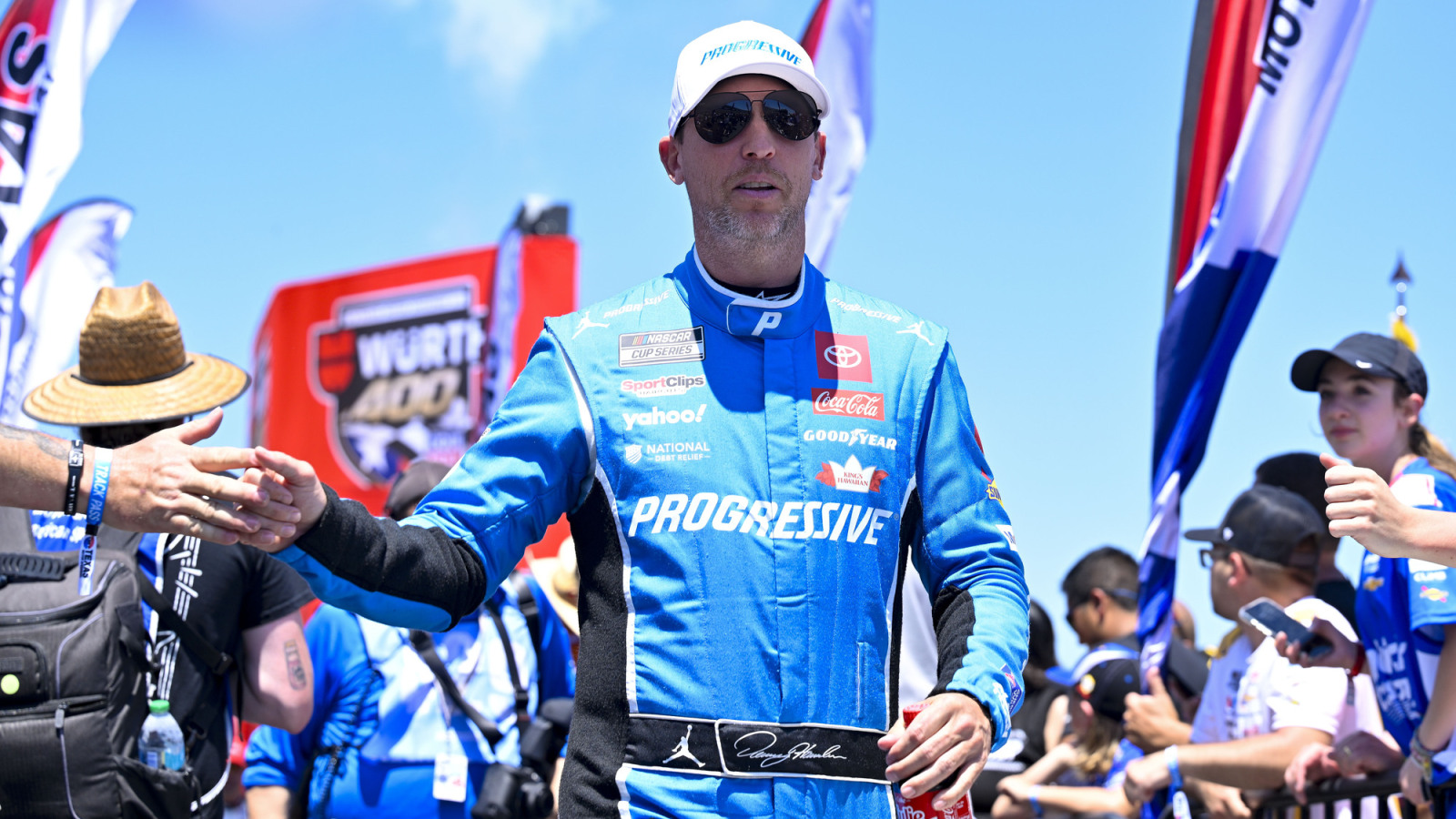 https://www.yardbarker.com/media/1/9/19b2ab93a56439fea811e6e2cccdf9d5684e3901/thumb_16x9/denny-hamlin-exposed-nascar-antitrust-case-trial.jpg?v=1