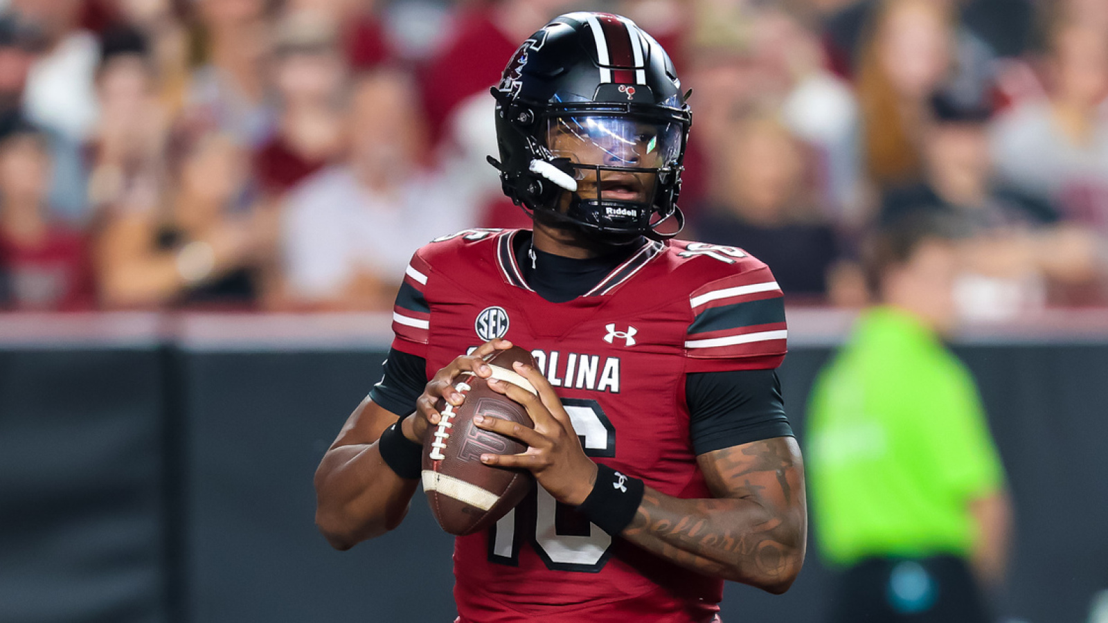 https://www.yardbarker.com/media/1/9/19dfbe9490a1752675a0073db7498d6cef2f571a/thumb_16x9/early-2026-nfl-draft-qb1-emerges-scout-survey.jpg?v=1