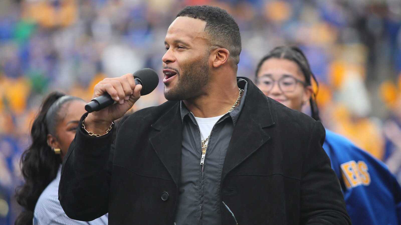 https://www.yardbarker.com/media/1/a/1a32f19ab7571b6475d117432d8ec7dc48382c27/thumb_16x9/nfl-insider-shares-whats-next-donald-rams-update.jpg?v=1
