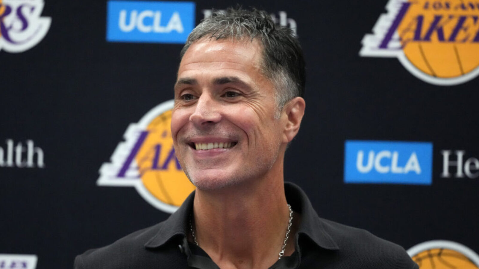 Los Angeles Lakers Sign New 7-Footer on Wednesday