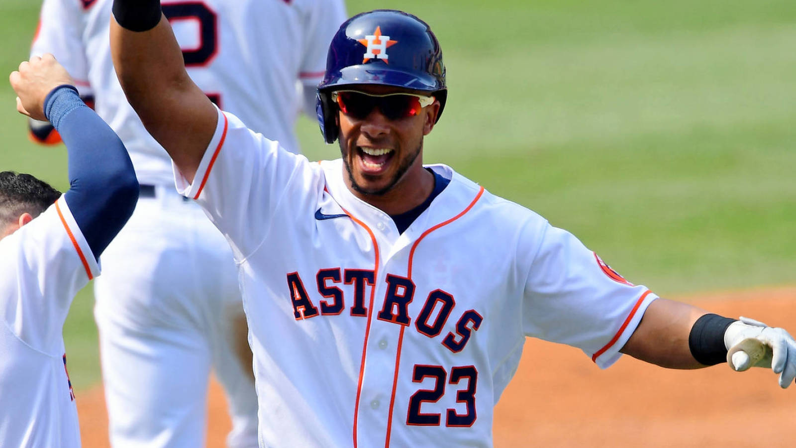 Astros Re Sign Michael Brantley To Two Year 32m Deal Yardbarker Astros Re Sign Michael Brantley To Two Year 32m Deal Yardbarker