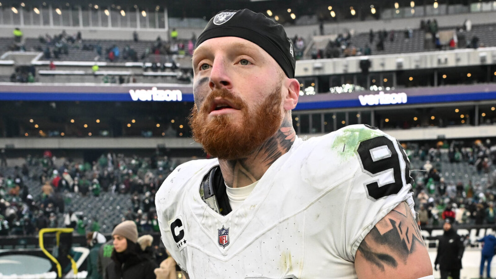 https://www.yardbarker.com/media/1/b/1b5365341e4860586c762ae4431df4fa10520630/thumb_16x9/former-raiders-great-sends-crosby-warning-nfl.jpg?v=1