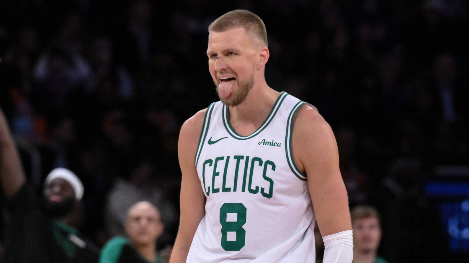 https://www.yardbarker.com/media/1/b/1b6c2f8e3d7135c1eecdfc8adf45c72e7594055b/thumb_16x9/nba-rookie-first-teams-since-2015-16-quiz.jpg?v=1