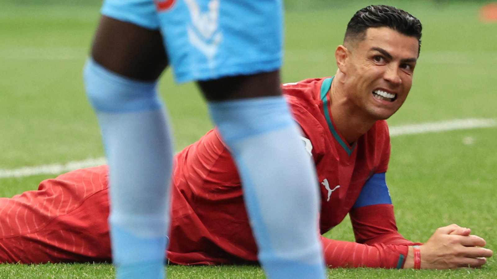 https://www.yardbarker.com/media/1/b/1b8e64d7c00dcb67cfebde868b40e90d3aa35145/thumb_16x9/cristiano-ronaldo-under-fire-portugal-draw-team.jpg?v=1