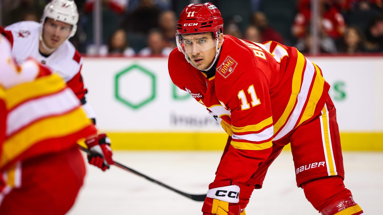 Flames’ Mikael Backlund day-to-day with upper-body injury | Yardbarker