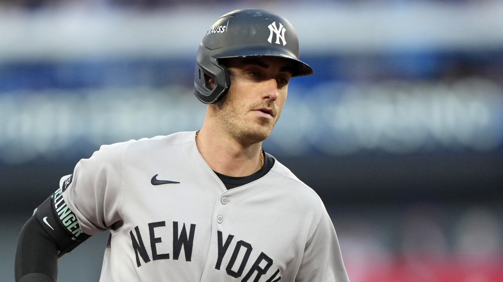 https://www.yardbarker.com/media/1/b/1bece56e1d8a8082df24bd9402b3bf22d66e2d1d/thumb_16x9/yankees-bellinger-standoff-comes-close-five-year.jpg?v=1