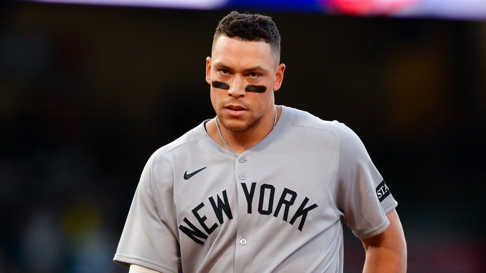 https://www.yardbarker.com/media/1/c/1c9b83d6cc8302670a4db24aa816eacdedf60a8c/thumb_16x9/yankees-aaron-judge-addresses-returning-site-2023.jpg?v=1