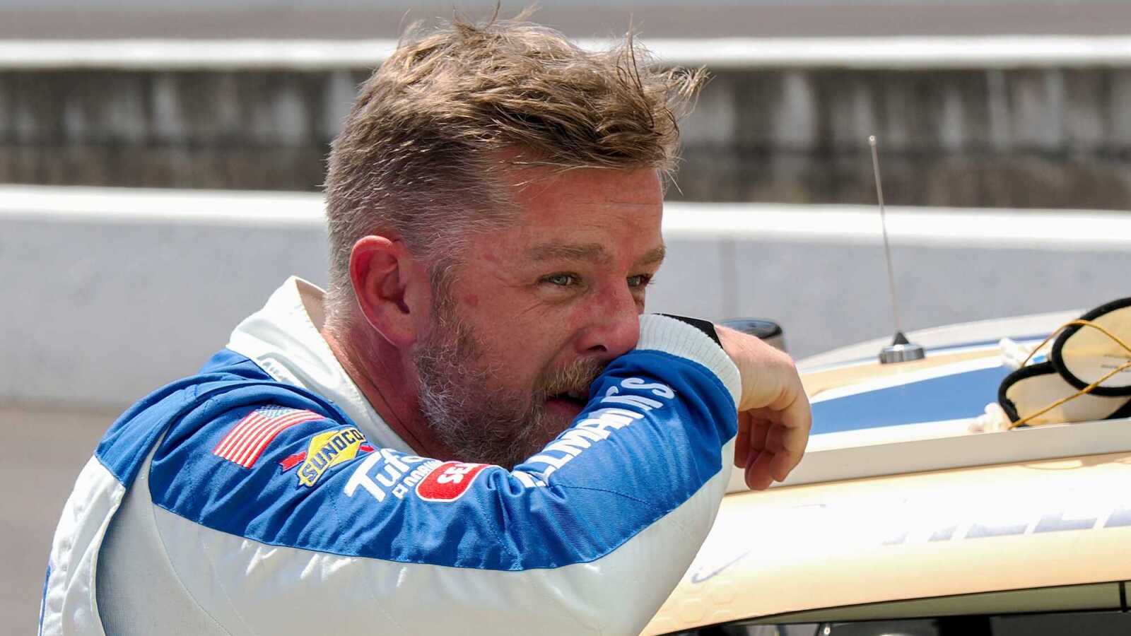 https://www.yardbarker.com/media/1/c/1cc324e1022e2ea198aa075a8b298842b3410abe/thumb_16x9/justin-allgaier-disappointed-late-race-incident.jpg?v=2