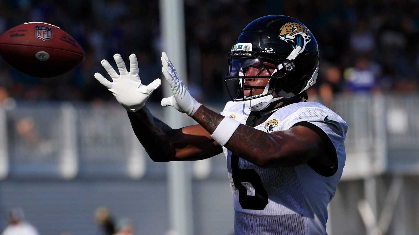 https://www.yardbarker.com/media/1/c/1ccc3cadf1739319b3b39a041332428762712b16/thumb_16x9/jaguars-suddenly-part-ways-veteran-defender.jpg?v=1