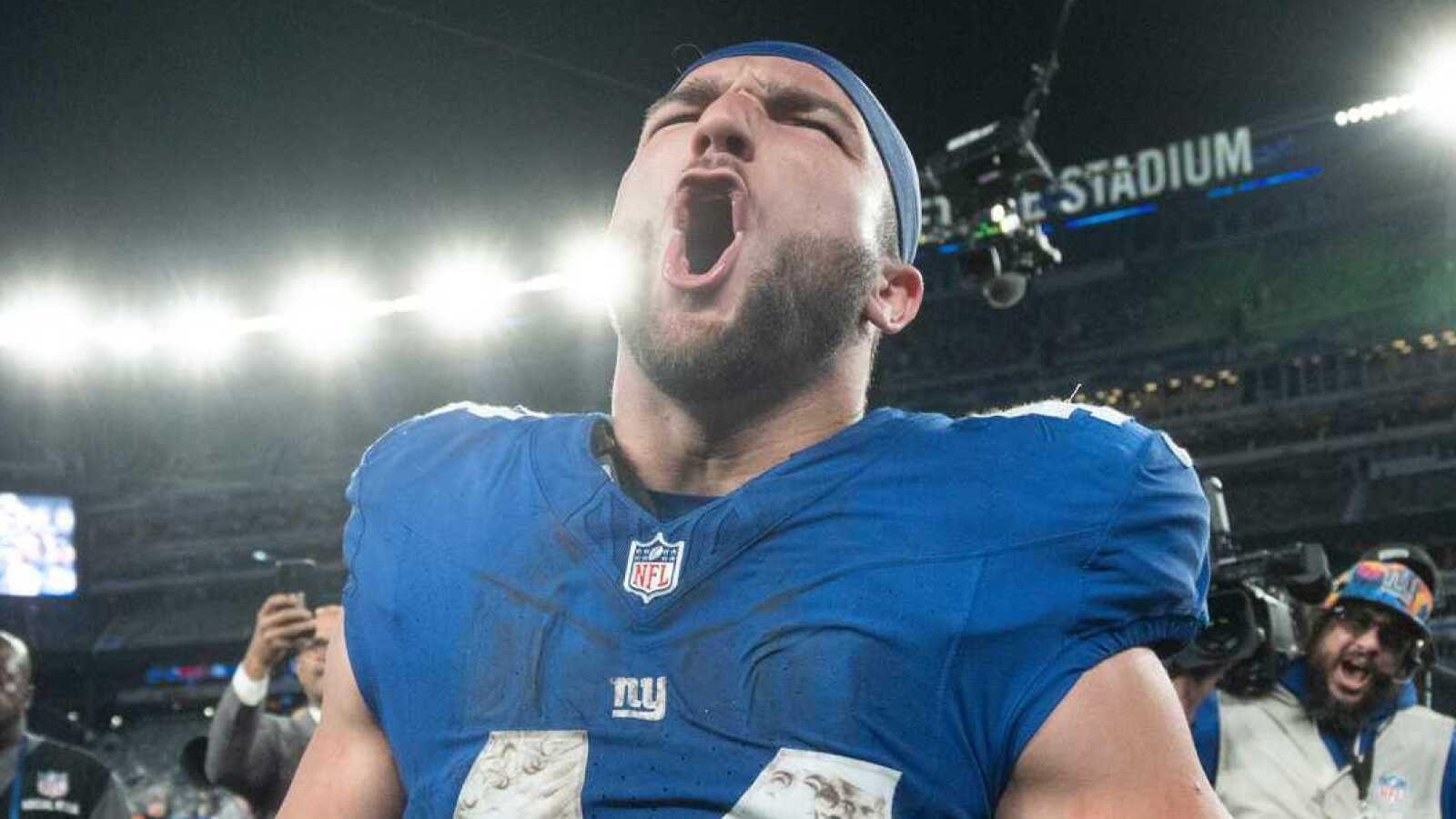 https://www.yardbarker.com/media/1/c/1ccd11a1ea240f33f40143f047e7942428a366c7/thumb_16x9/skattebo-determined-giants-turned-around-dart.jpg?v=1