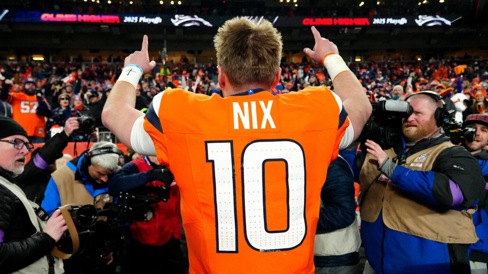 https://www.yardbarker.com/media/1/d/1d0b605e11f7d9b6af9078abc5dbc3bb9fca56bf/thumb_16x9/yards-through-2-nfl-seasons-quiz.jpg?v=1