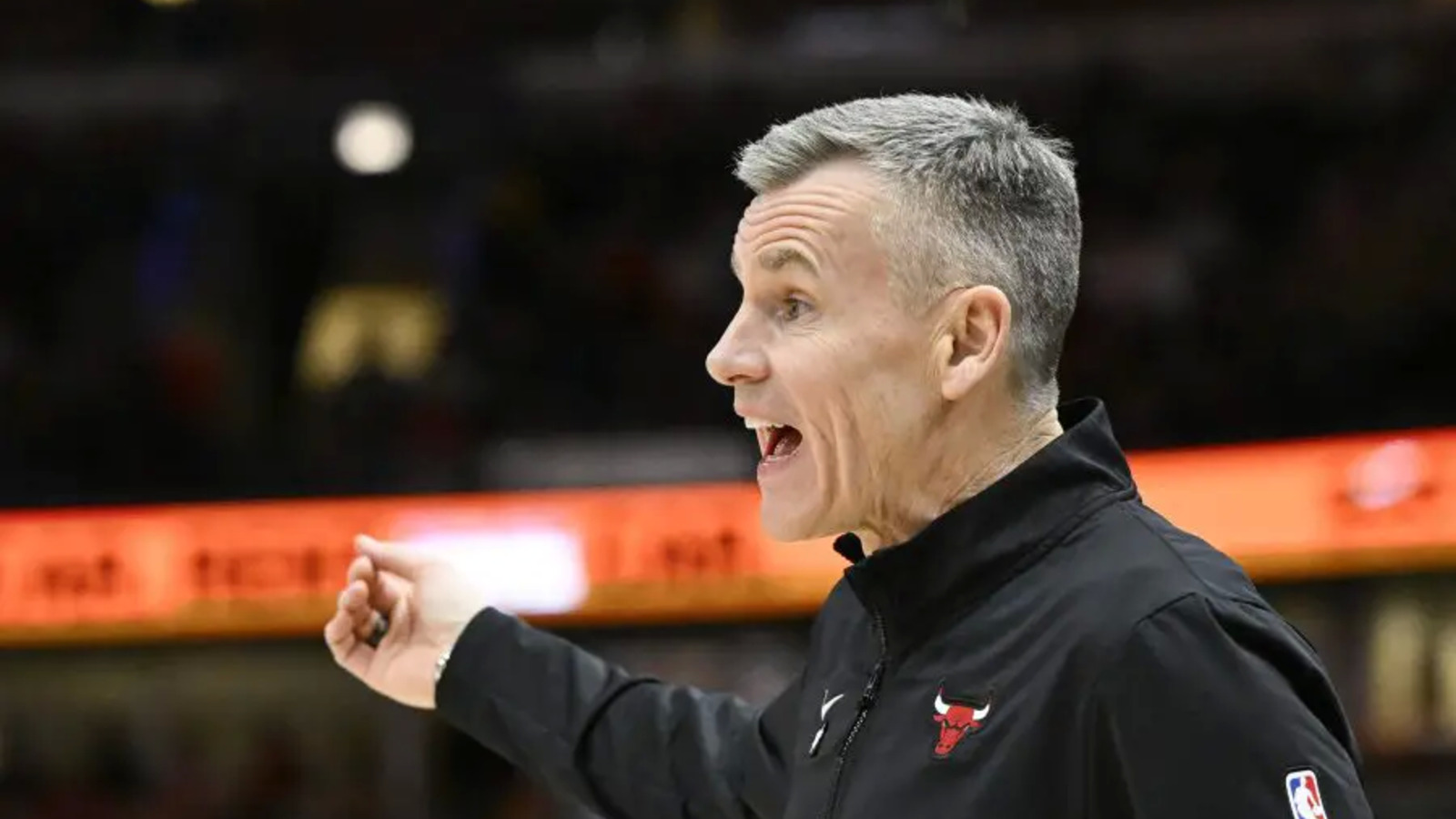 Decisión Controvertida de Chicago Bulls sobre Billy Donovan