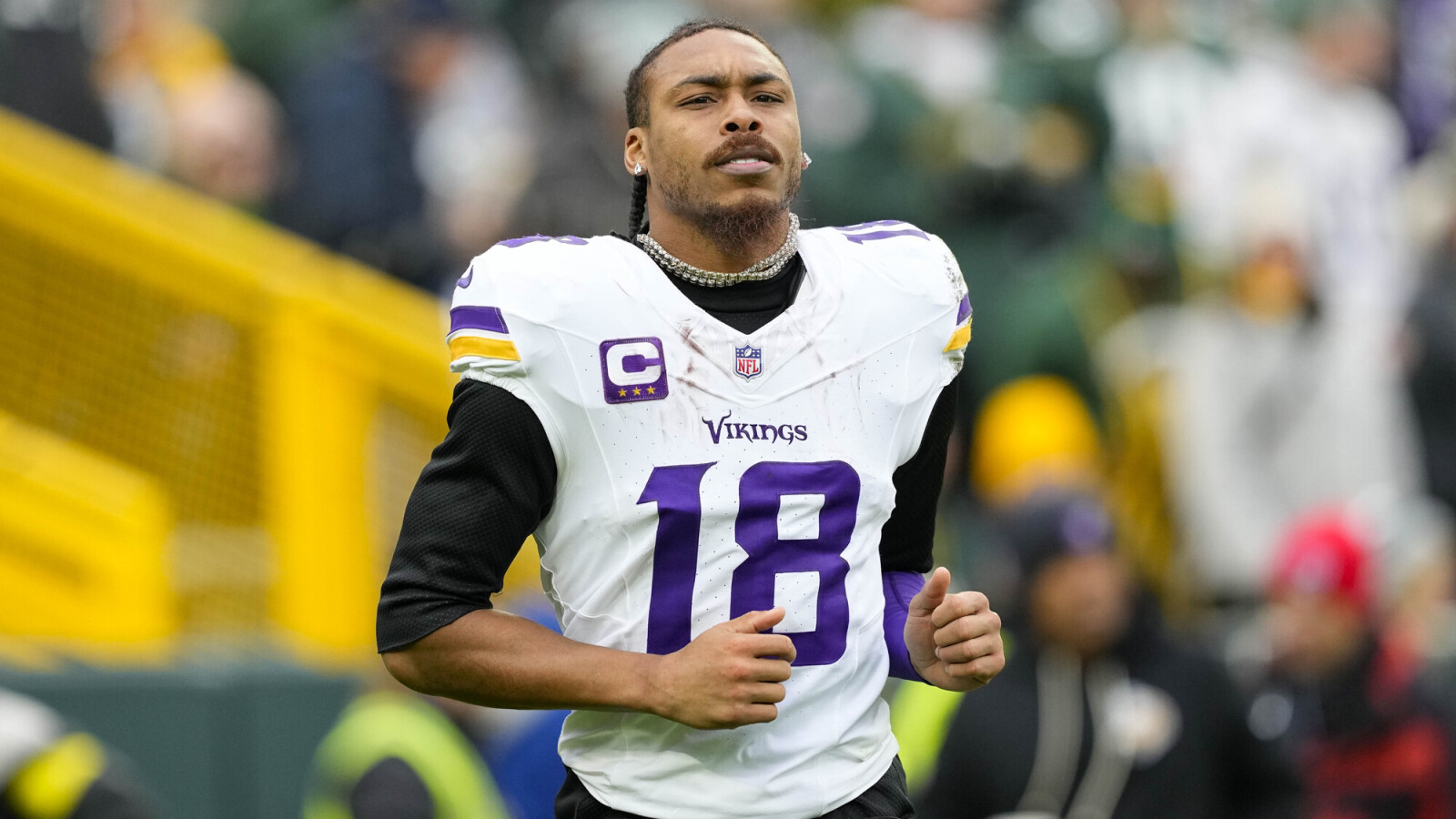 https://www.yardbarker.com/media/1/d/1dc3bbca4d4772b1d76a5fbfeaae049e41fe6bee/thumb_16x9/vikings-two-qb-options-appease-justin-jefferson.jpg?v=1