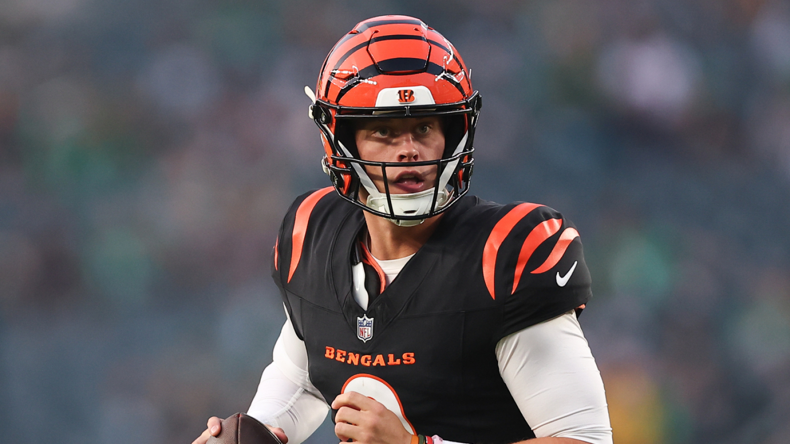 https://www.yardbarker.com/media/1/d/1de6efef67cc121b2bb42b710007100ee79d5cd3/thumb_16x9/three-qbs-best-shot-winning-mvp-first-time.jpg?v=1