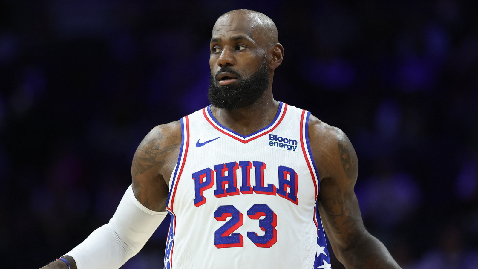 https://www.yardbarker.com/media/1/e/1e0e50105903813983e1d2b09e0c8db1541007e4/thumb_16x9/76ers-james-calls-embiid-one-best-players-world.jpg?v=1