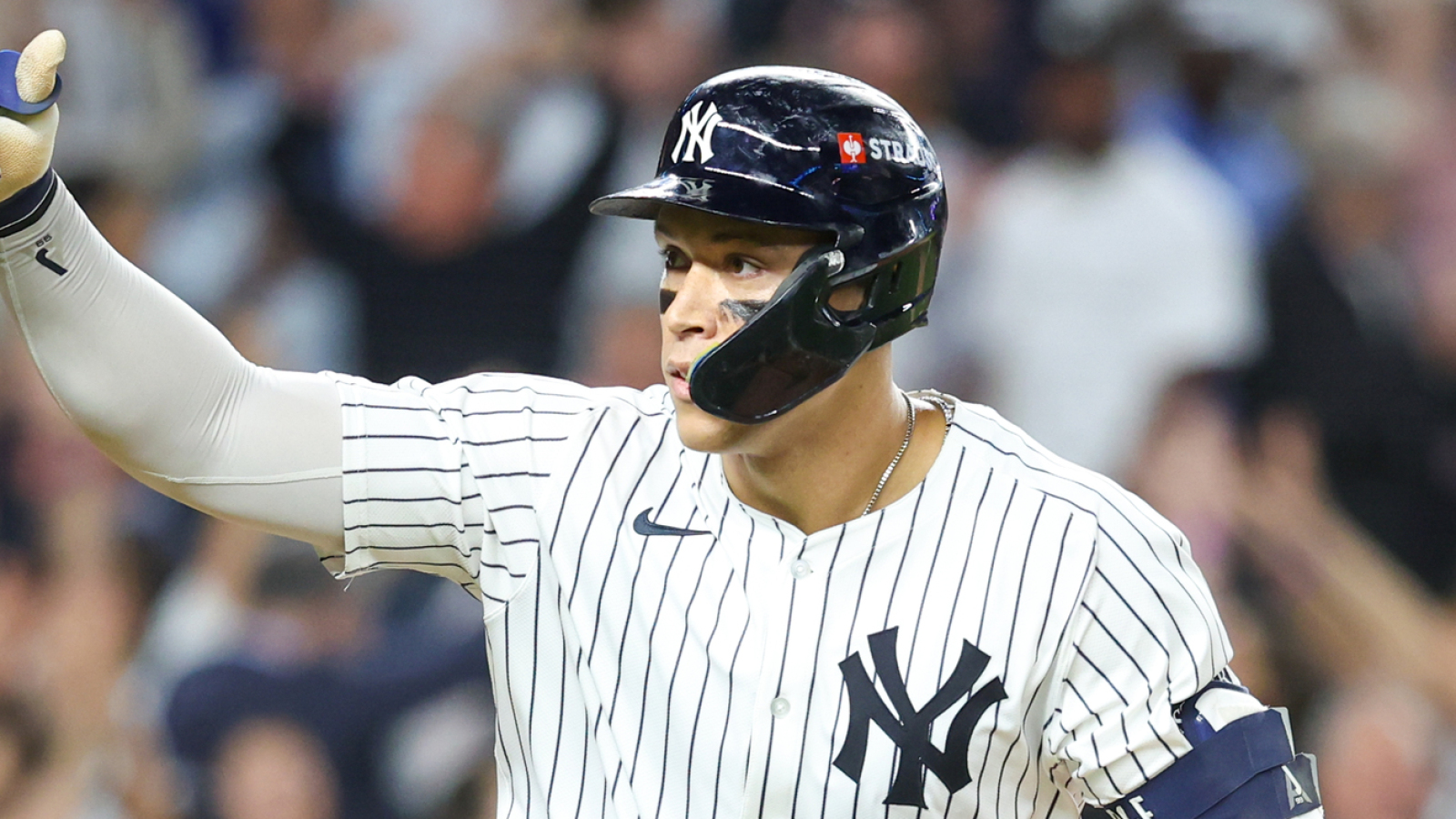 https://www.yardbarker.com/media/1/e/1e23d9bf03d187be3a875830f674dff9a4abd129/thumb_16x9/yankees-history-game-3-comeback-against-blue-jays.jpg?v=1