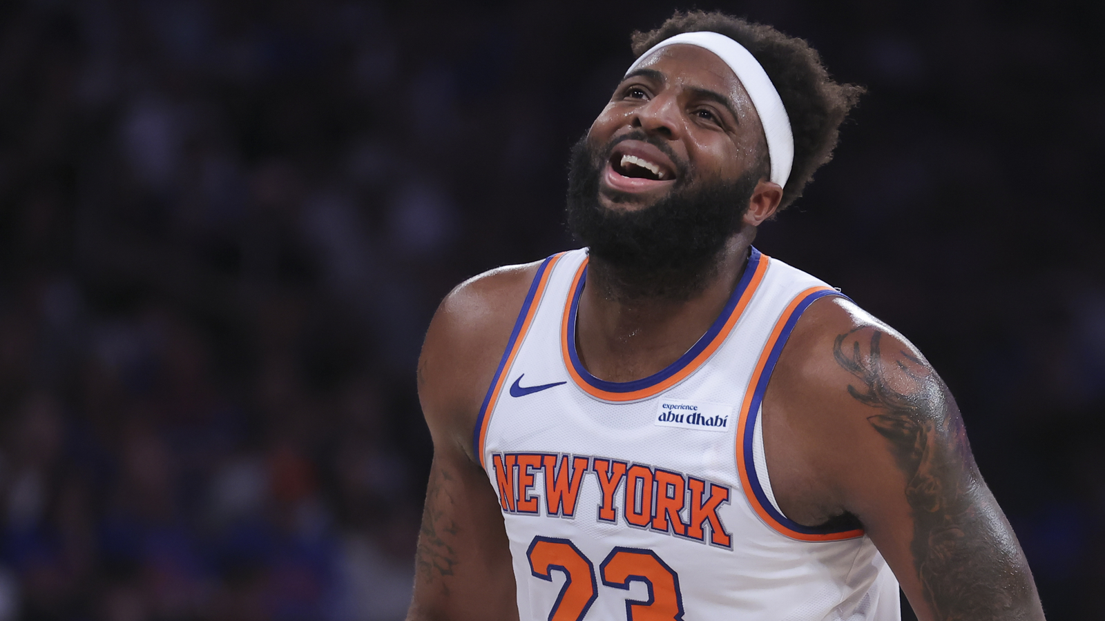 Knicks Center Mitchell Robinson Breaks Right Pinky Finger