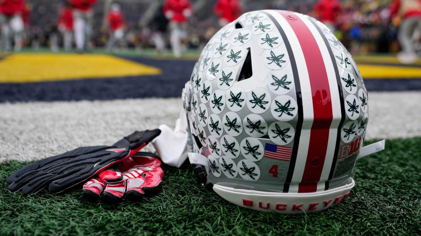 https://www.yardbarker.com/media/1/e/1e52f8c262533344dbaa6671967e3d9dae80226d/thumb_16x9/ohio-state-wr-commit-signs-deal-new-balance-16.jpg?v=1