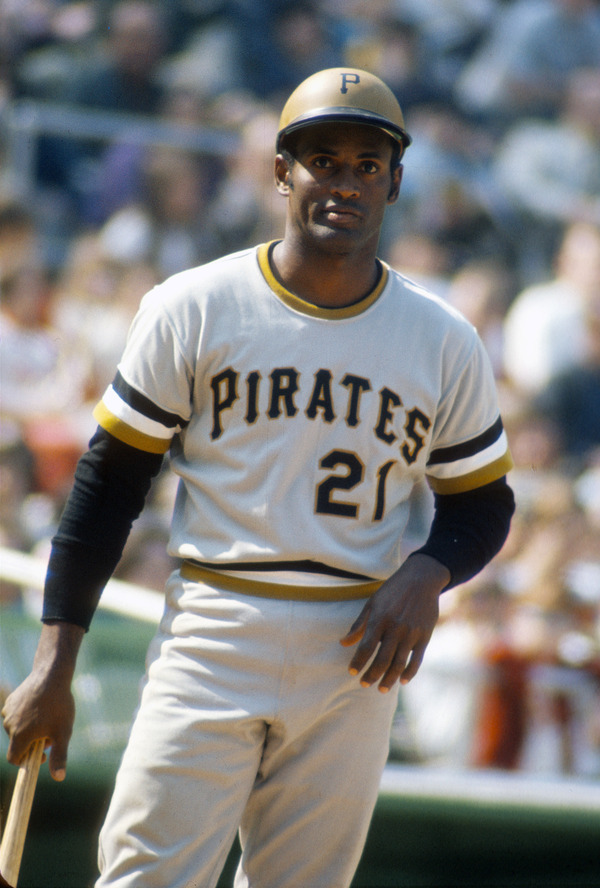 Outfielders Roberto Clemente' #21 of the Pittsburgh Pirates bats News  Photo - Getty Images