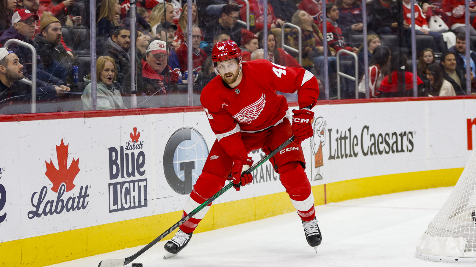 https://www.yardbarker.com/media/1/f/1f00e4a2c67d488a223e001ef5f0ab9be50b46a5/thumb_16x9/veteran-defenseman-returning-16th-nhl-season.jpg