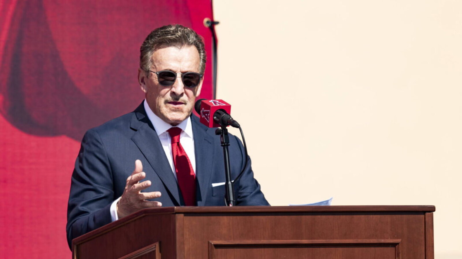 Arte Moreno Sells Angels to Rams Owner as MLB Set for Record-Breaking Franchise Sale
