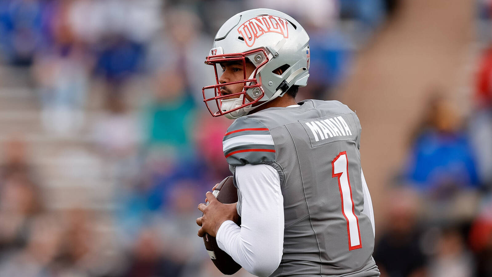 Big transfer QB flips from to USC Yardbarker