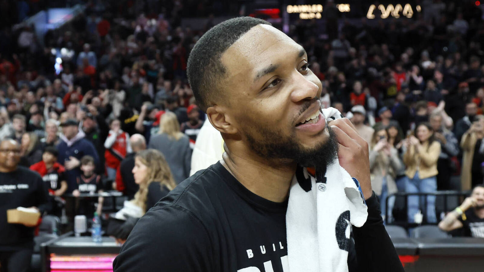Blazers’ Lillard posts 71 points in win over Rockets