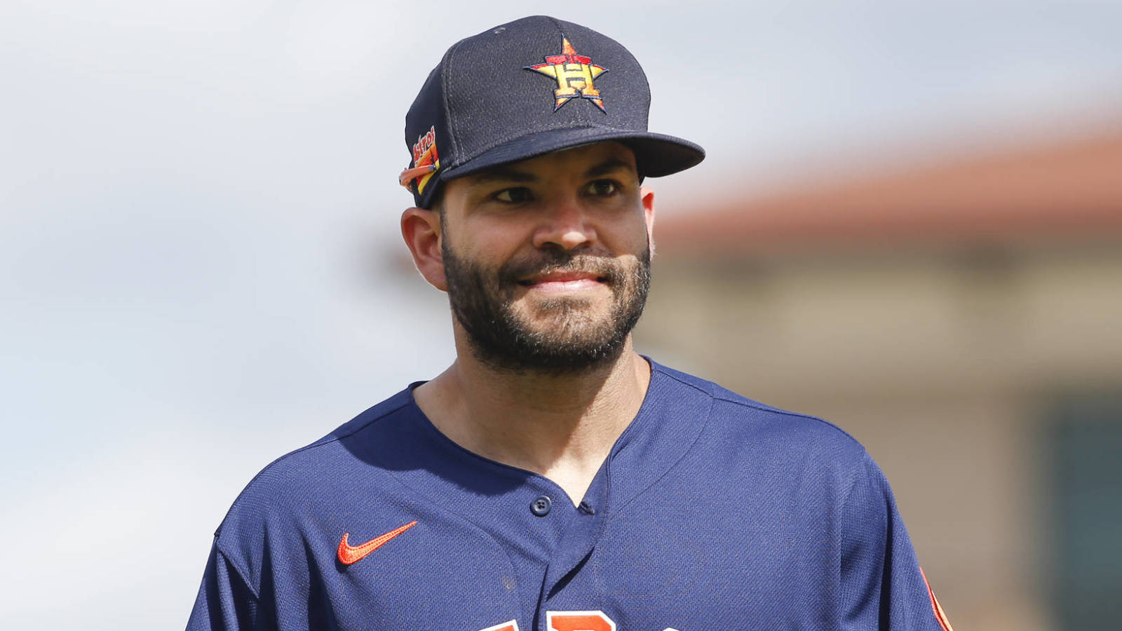 Astros' Jose Altuve shows off tattoo during spring training to