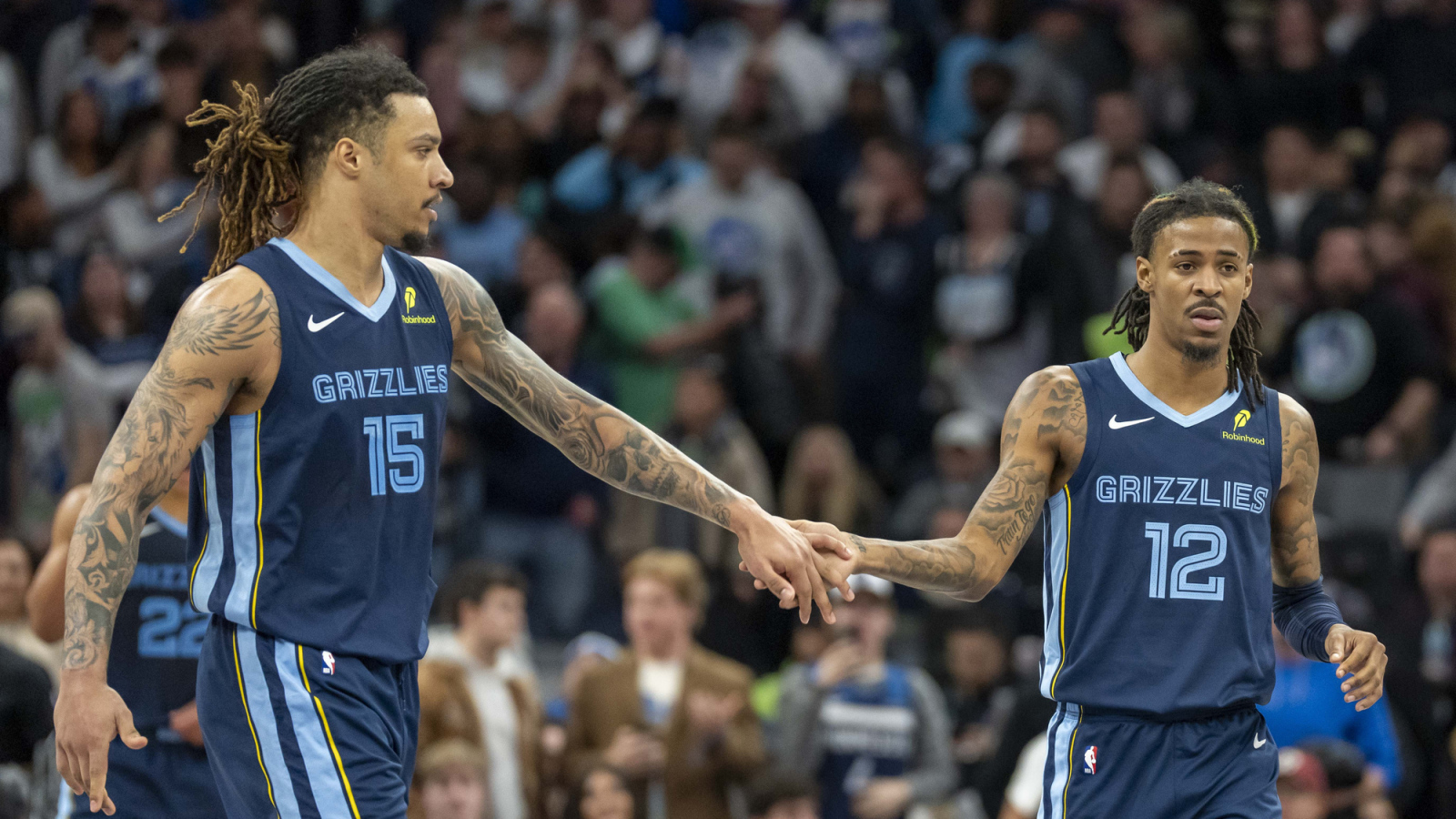 https://www.yardbarker.com/media/1/f/1fde34a180769a14162c1ea3413713f3a1b76584/thumb_16x9/grizzlies-ja-morant-jaylen-wells-pay-tribute.jpg?v=1