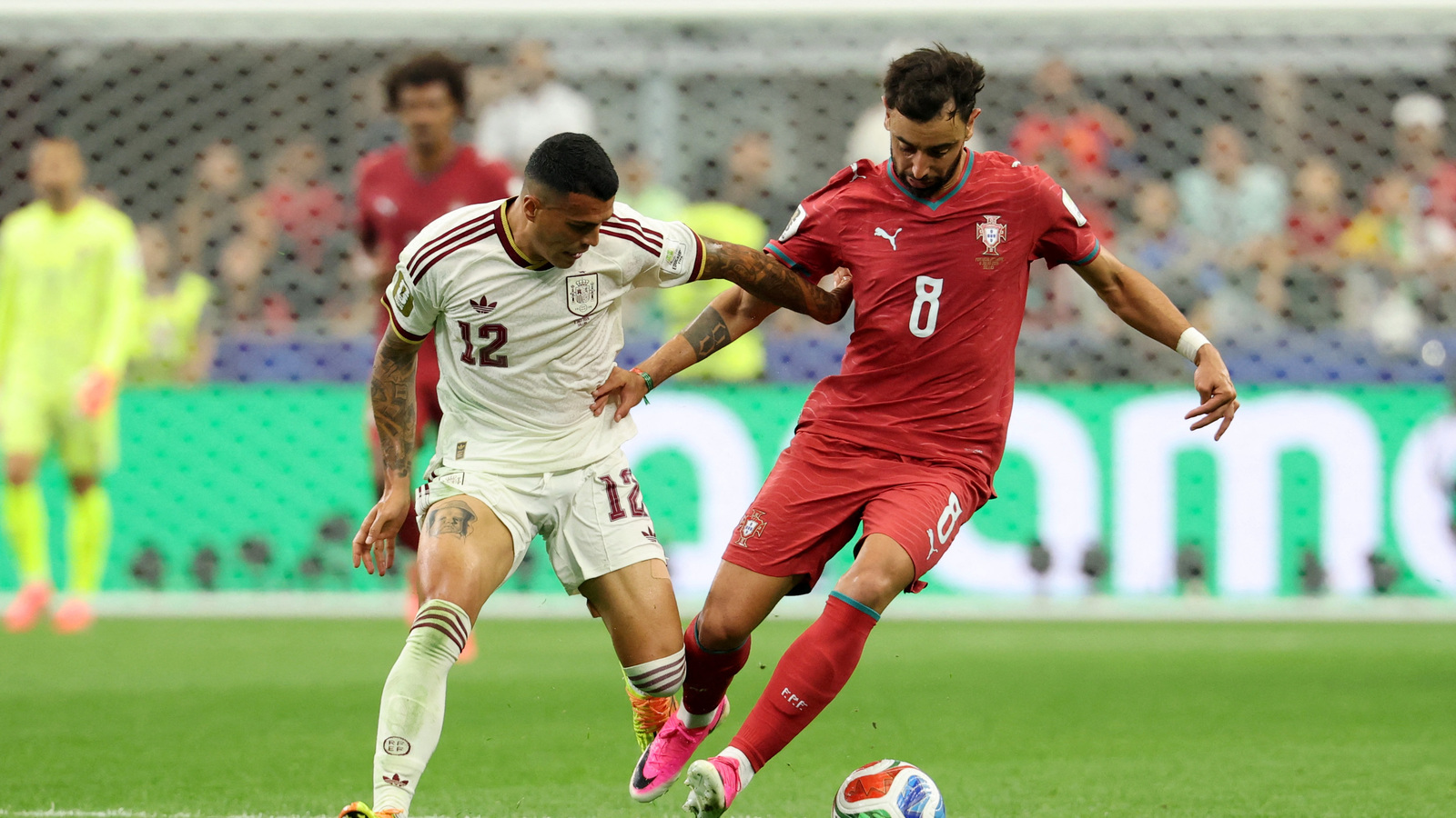 Bruno Fernandes hints at wanting Manchester United exit | Yardbarker