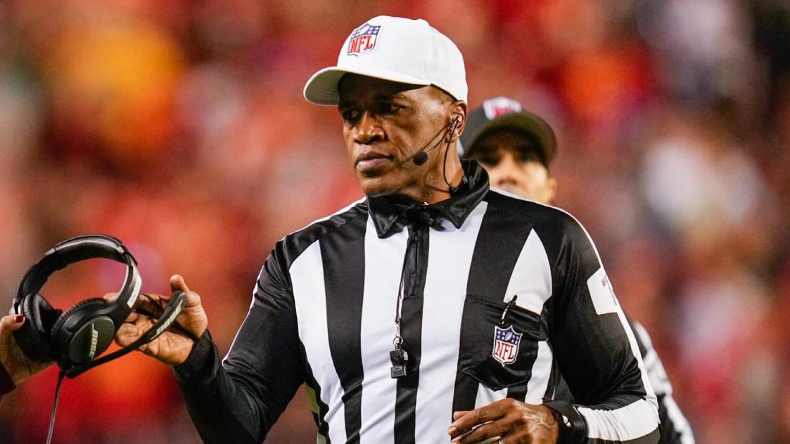 Watch: NFL referee goes viral for pulling a Kawhi Leonard - Vimarsana News