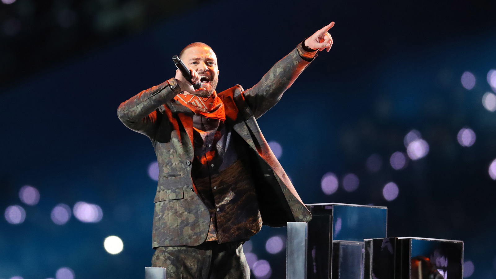 watch justin timberlakes entire halftime performance yardbarker com justin timberlake boston flyer