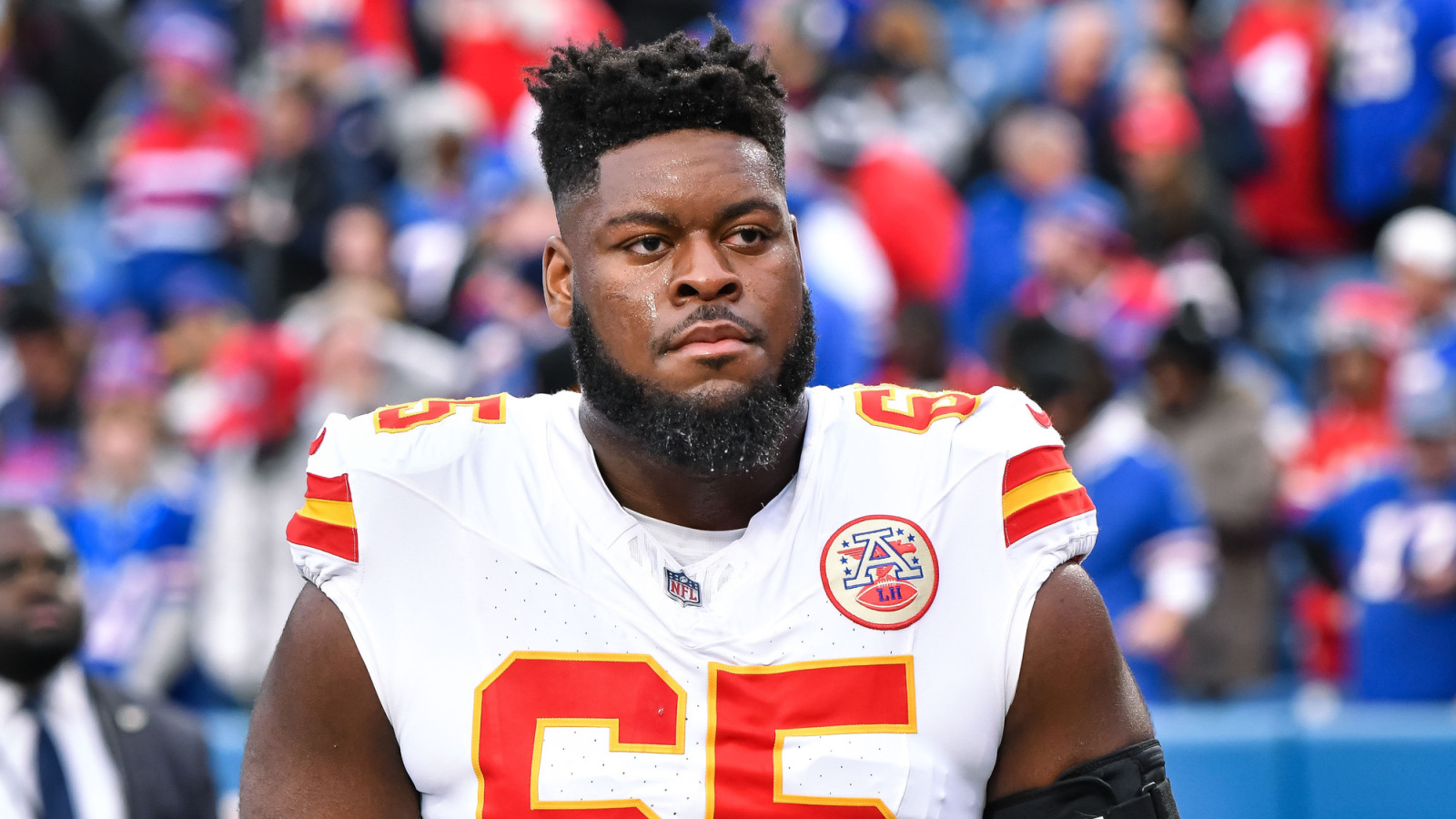 https://www.yardbarker.com/media/2/1/21245f97c3bcfdc1dc4ce9189ae603068a7983c3/thumb_16x9/whats-causing-chiefs-trey-smith-lose-sleep-amid.jpg?v=1