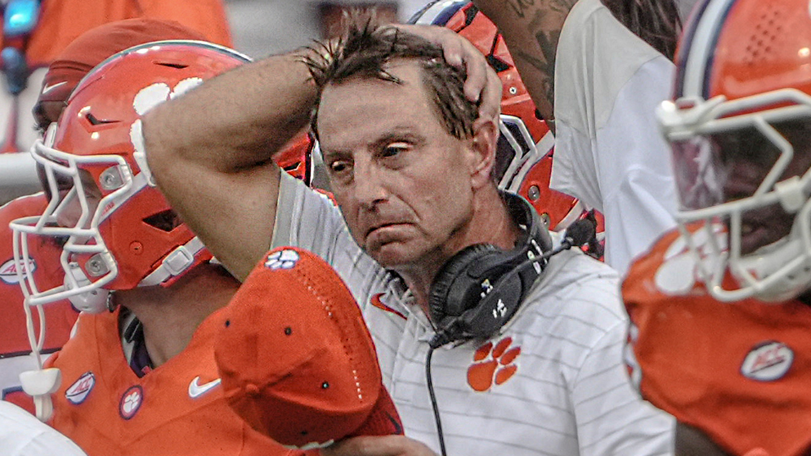 https://www.yardbarker.com/media/2/1/21271ca31a6fe6b7671a1fc5d80a61c144fff27d/thumb_16x9/dabo-swinney-offers-emotional-statement-clemsons.jpg?v=1