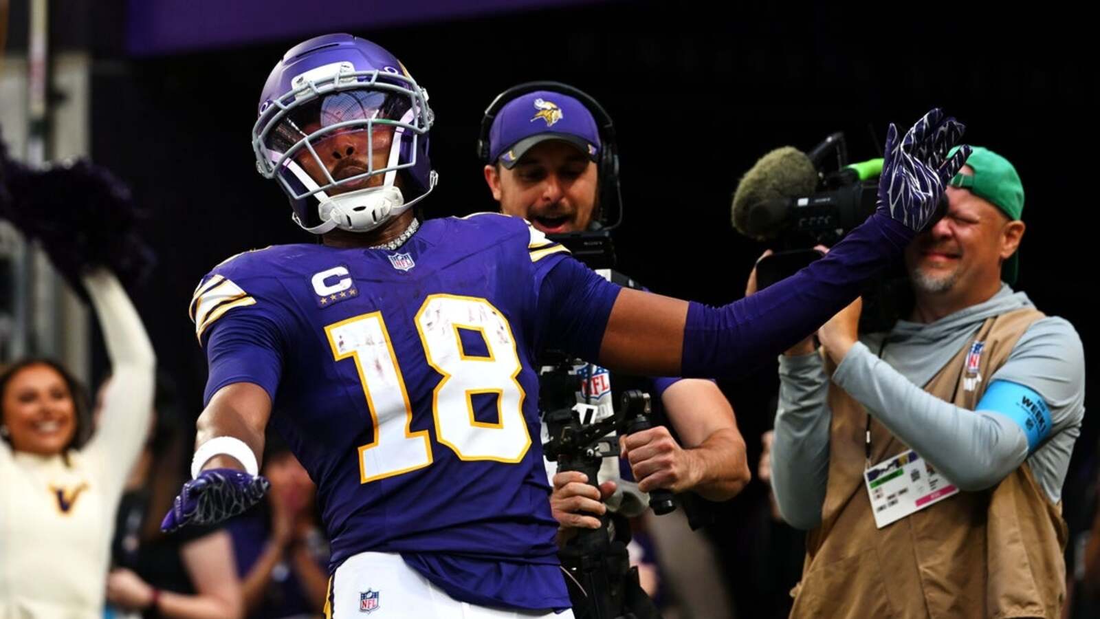 Unbeaten Vikings focused on winless Dolphins, not records