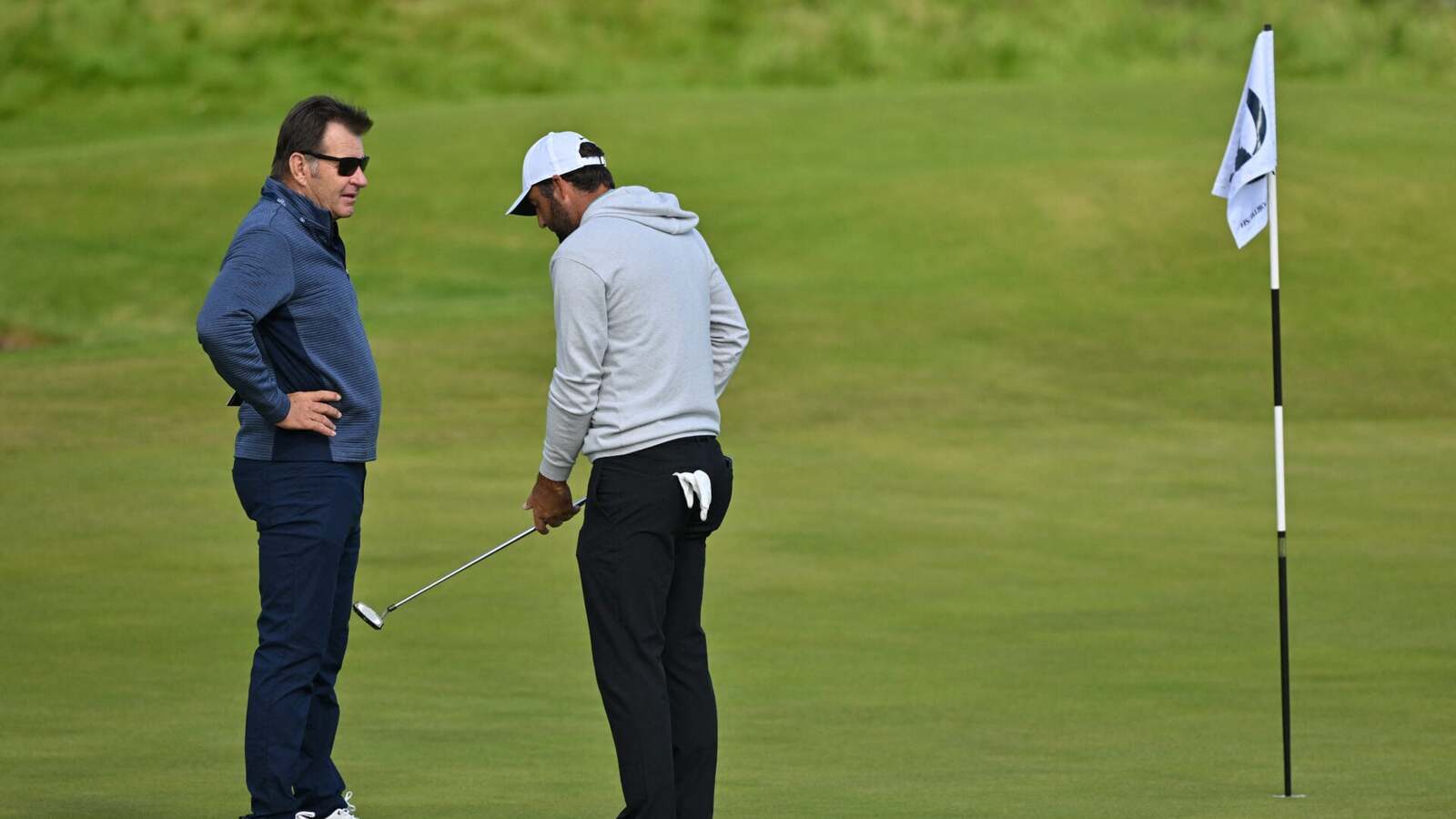 Scottie Scheffler's Unique Footwork Criticized by Nick Faldo