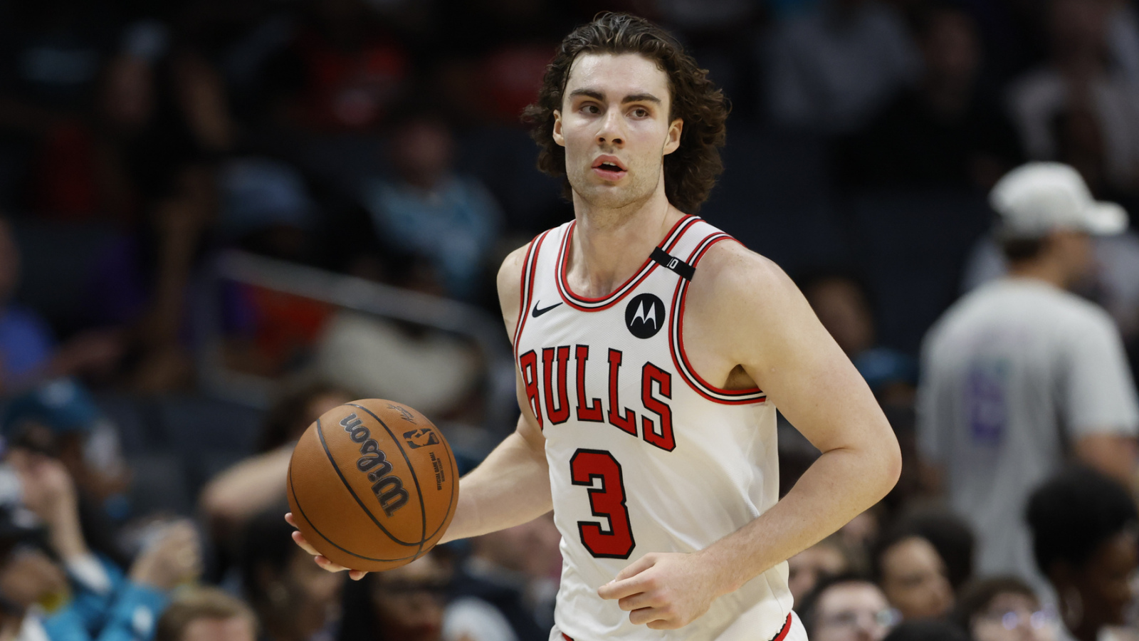 https://www.yardbarker.com/media/2/1/21a9266147daa793d95916ac94caf5c769b7cb41/thumb_16x9/bulls-re-sign-josh-giddey-lucrative-deal.jpg?v=1