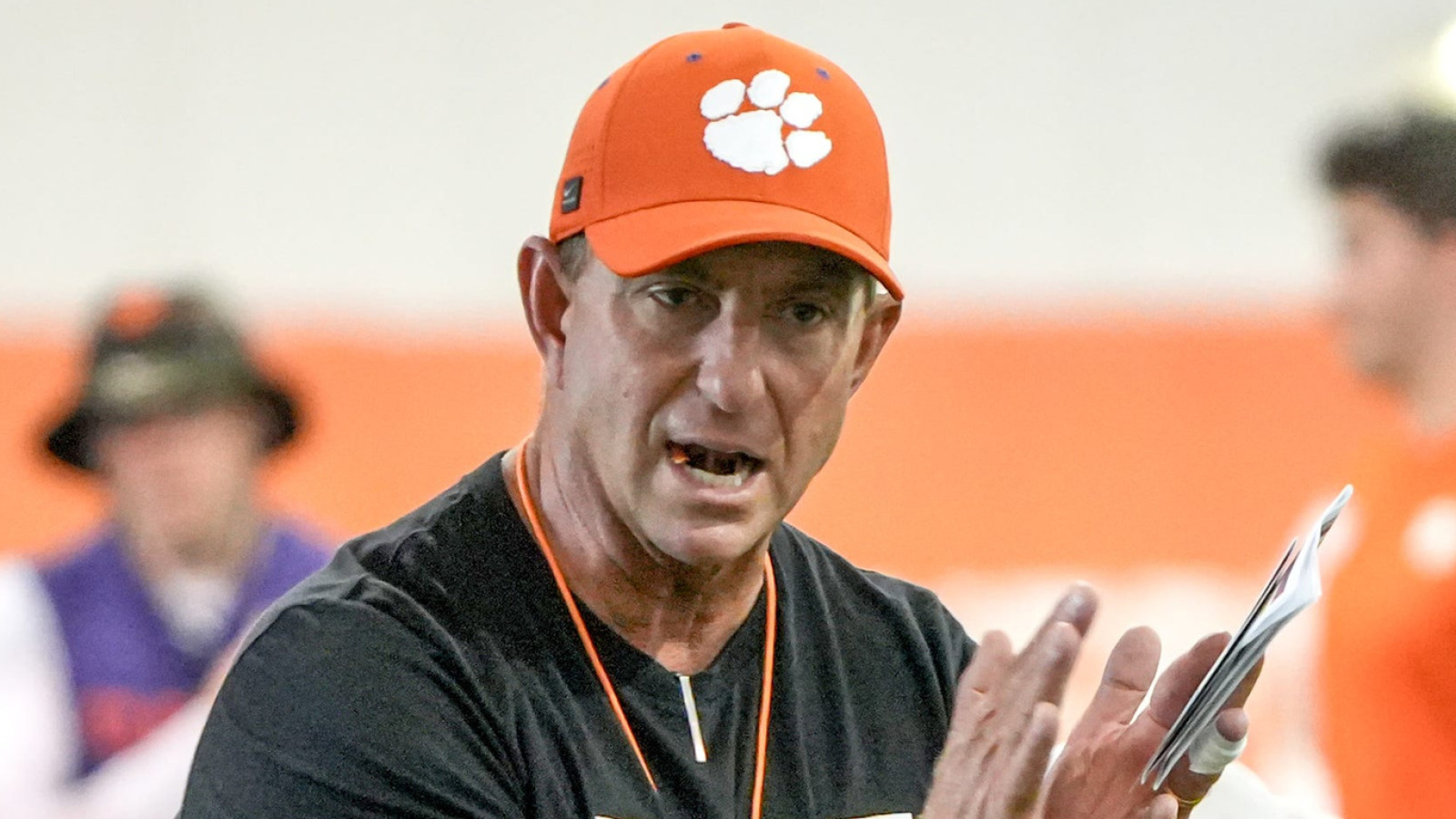 https://www.yardbarker.com/media/2/1/21b6c5b4b27a9225d6afd8c0749e39990e299fe4/thumb_16x9/four-preseason-unranked-teams-cfp.jpg?v=1