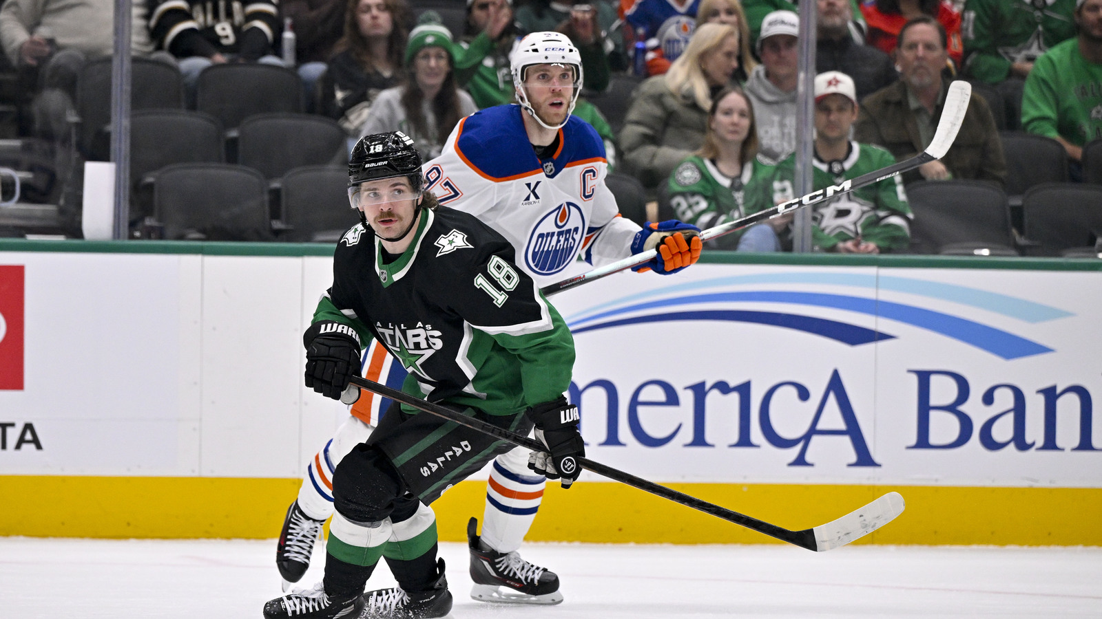 Stars Sign Sam Steel To Four-Year Deal