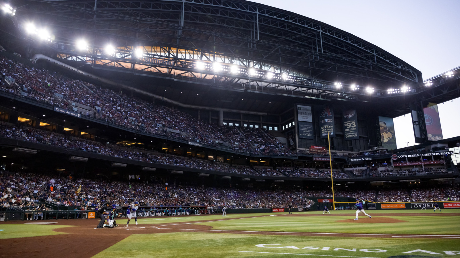 https://www.yardbarker.com/media/2/1/21e6f49462056312bb526cc66de2c7cfe430b461/thumb_16x9/diamondbacks-ban-fan-involved-multiple-offenses.jpg?v=1