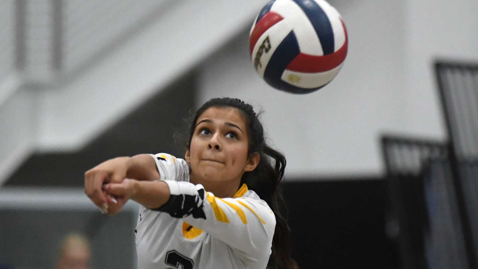 USU With FiveSet Loss To Wyoming Yardbarker