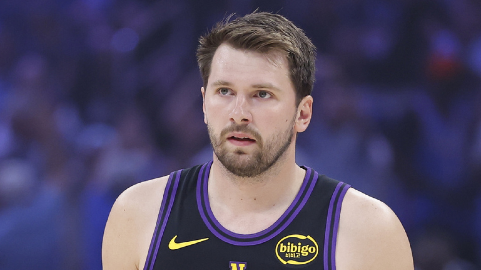 https://www.yardbarker.com/media/2/2/2203c2027b946af67e1e3946d3a10dba1cfdc79a/thumb_16x9/luka-doncic-looking-locked-ahead-break-lakers.jpg?v=1