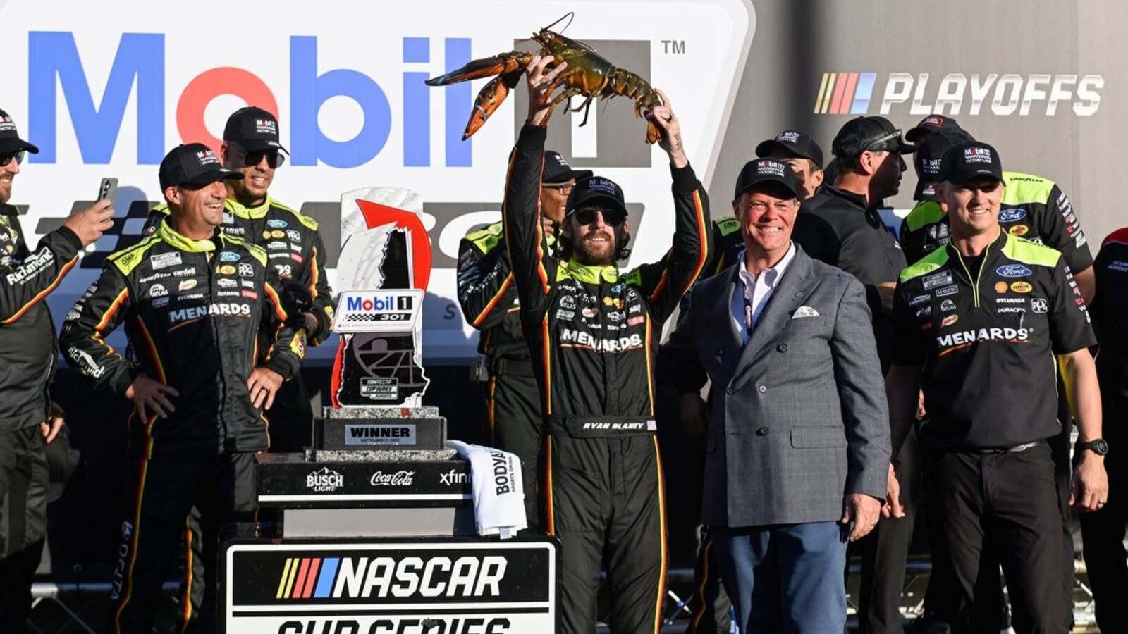 https://www.yardbarker.com/media/2/2/226b38d9c5b0b7045997af360600975cb0a6b1cf/thumb_16x9/nascar-discussing-playoff-format-change-future.jpg