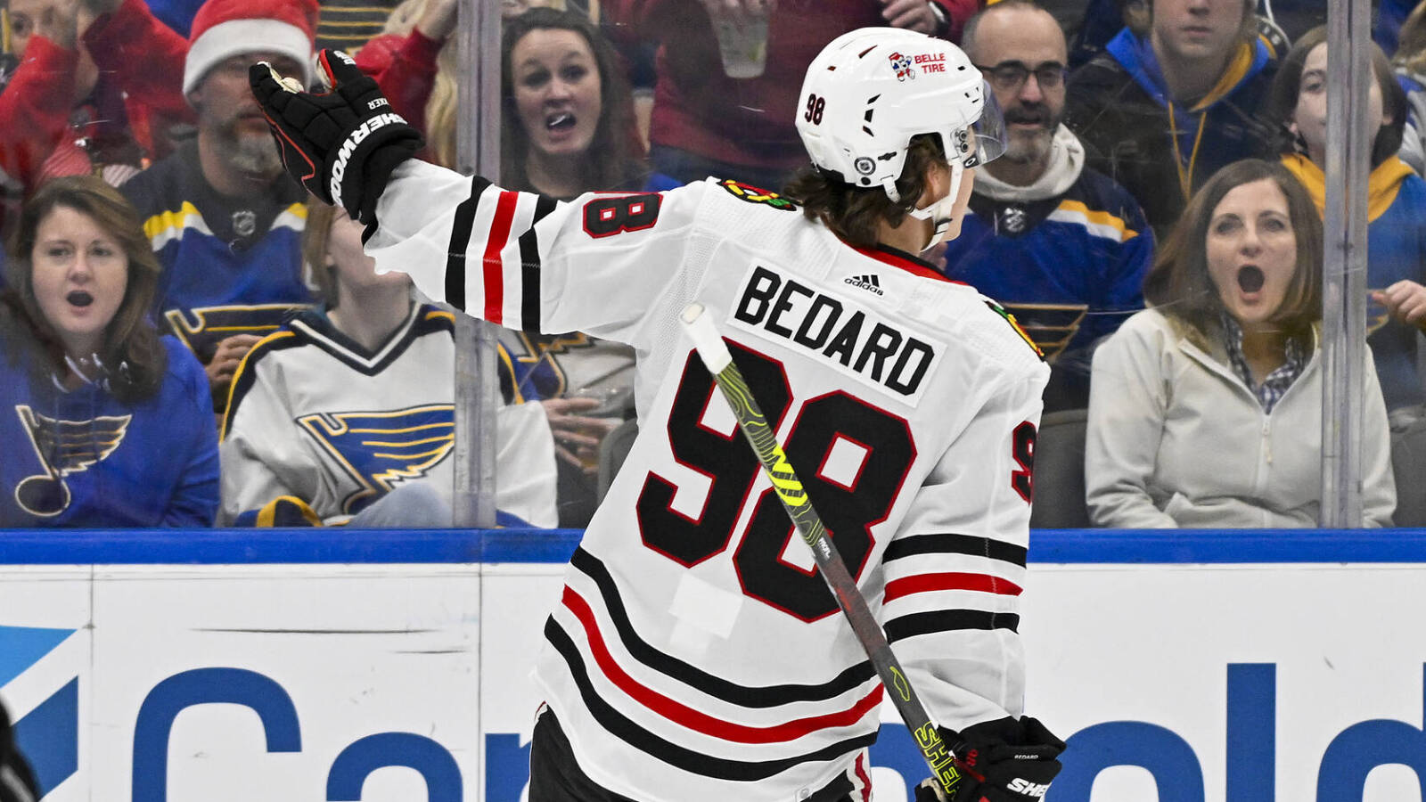 Watch Blackhawks rookie Connor Bedard scores incredible goal Yardbarker