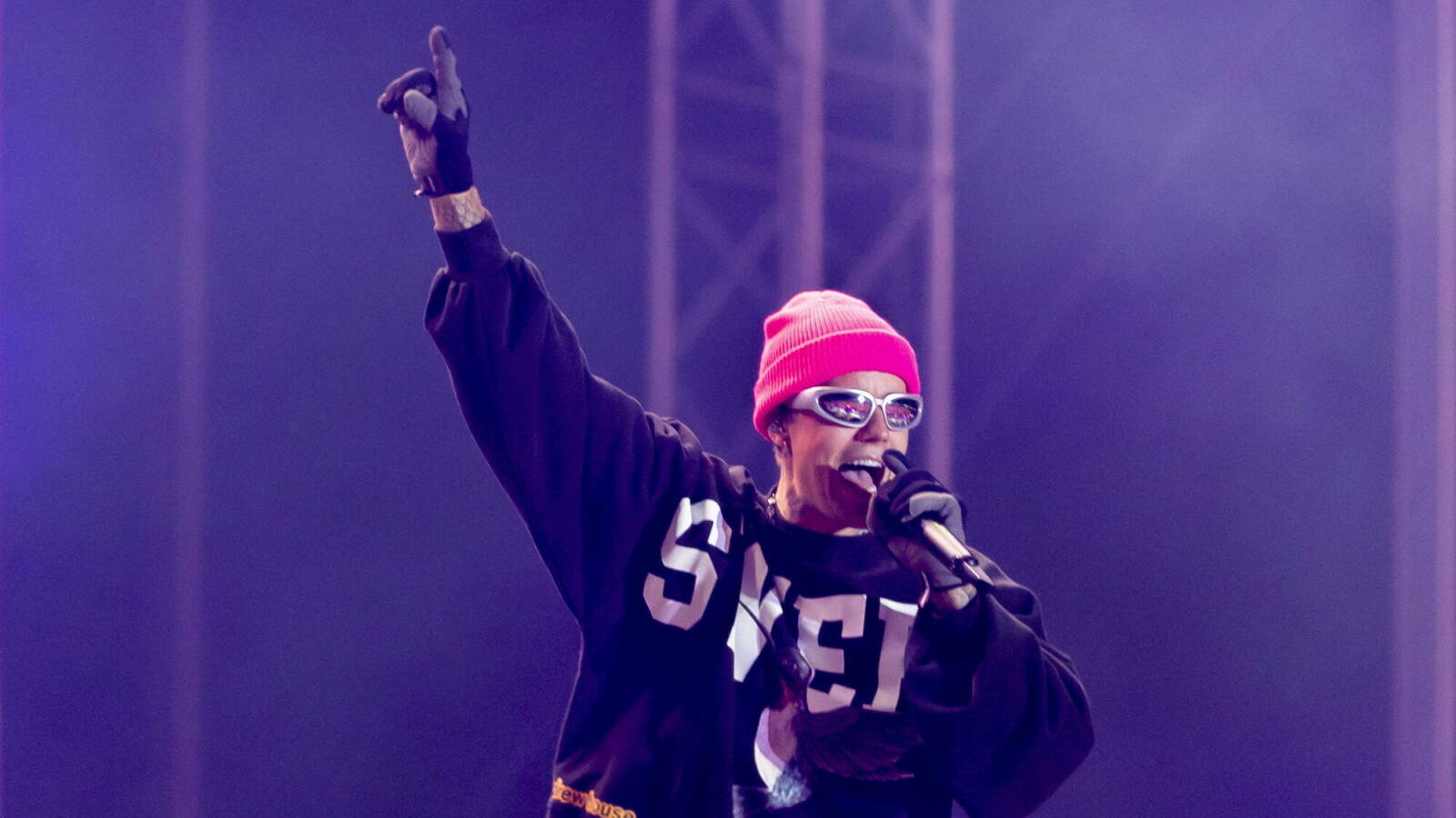20 popular songs from former child stars that prove they’re all grown ...