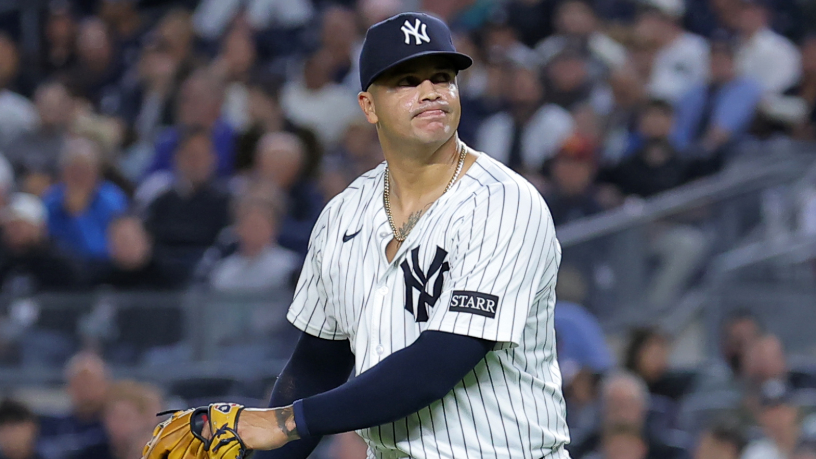 https://www.yardbarker.com/media/2/3/23204ef52c08b1bc29d9a770529fb5f3a90b5239/thumb_16x9/yankees-bullpen-suffers-historic-meltdown-against.jpg?v=1