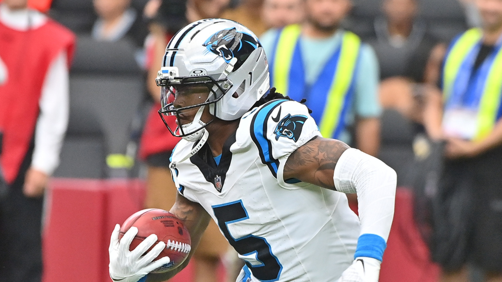 https://www.yardbarker.com/media/2/3/23af8310e545690d9b865fd7a10f77a0cfd31937/thumb_16x9/cowboys-players-dare-panthers-rico-dowdle-back.jpg?v=1