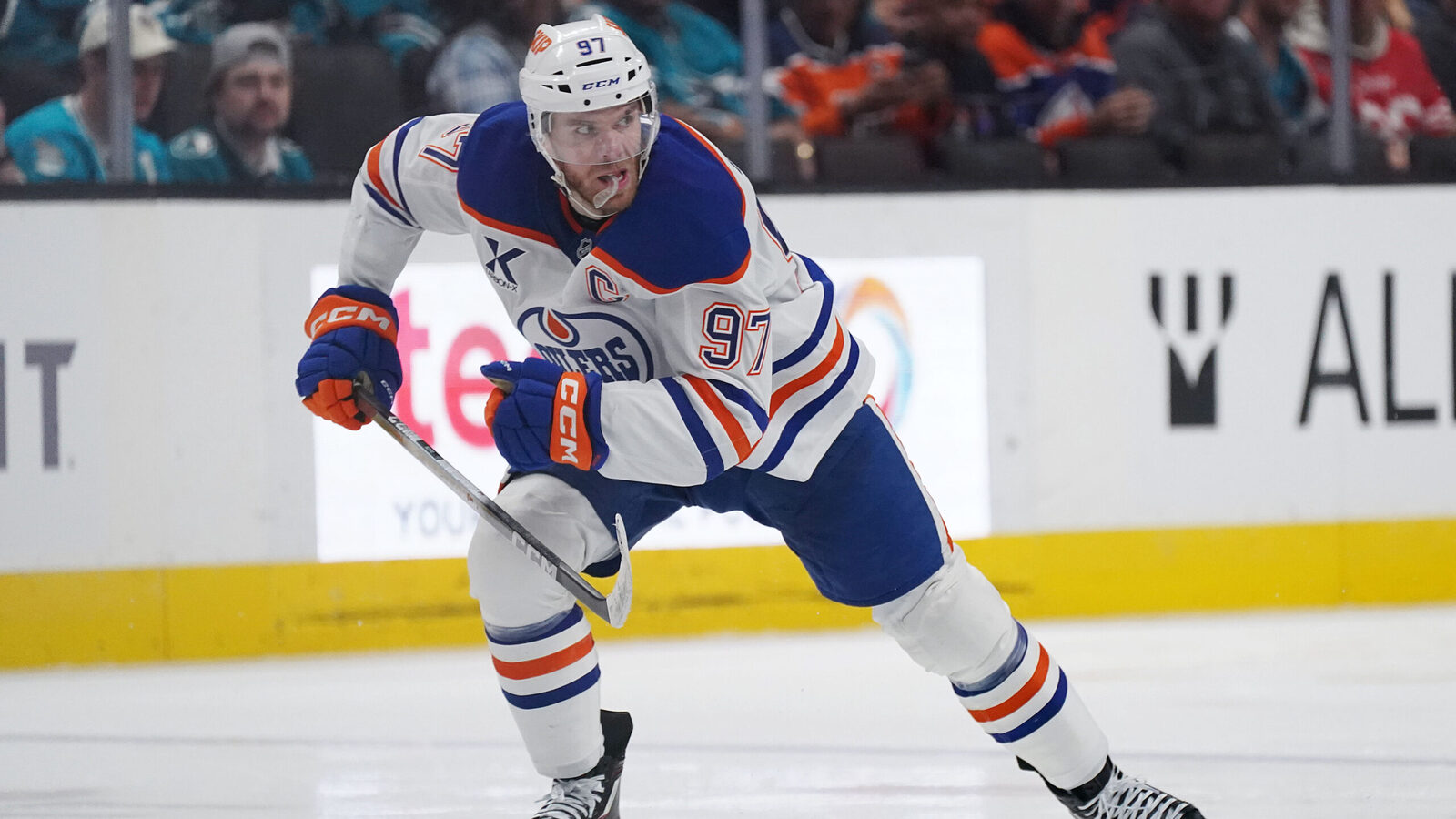 Connor McDavid wins Best NHL Player at ESPY Awards