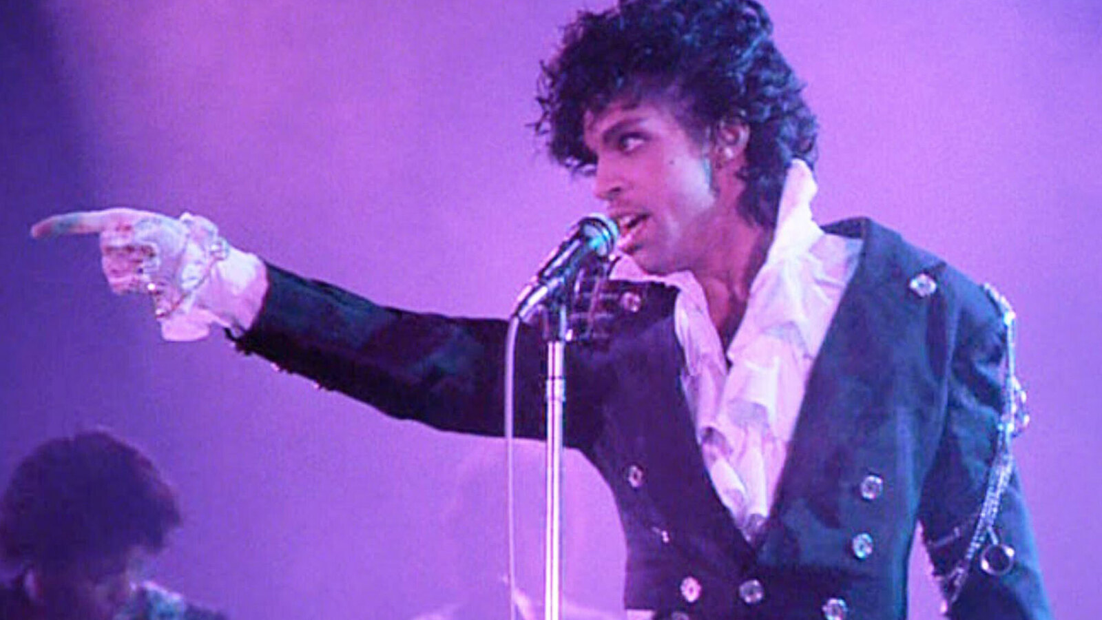 20 iconic musicians who once opened for other iconic musicians